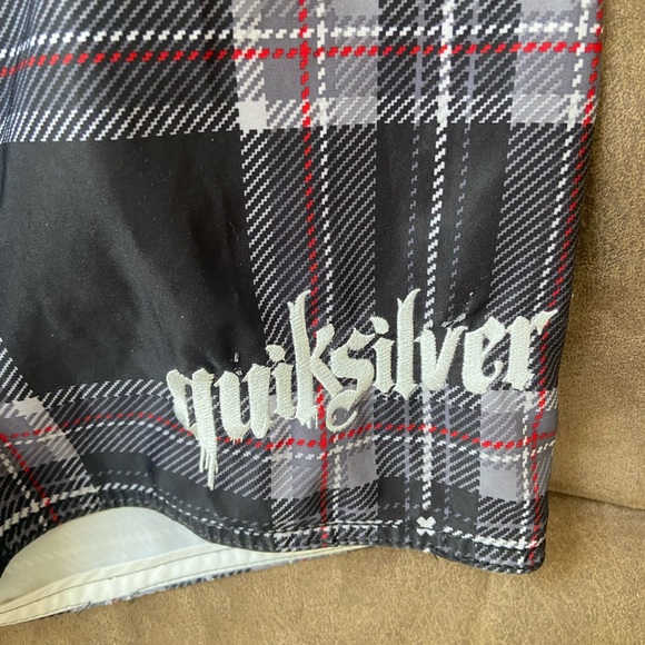 Quiksilver Men 34 Black Gray Plaid Board Shorts - Picture 2 of 5